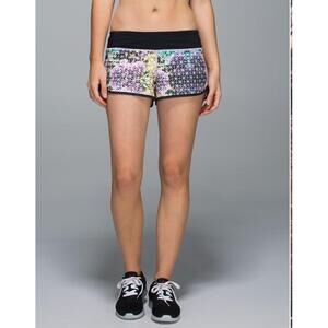 Lululemon Shorts Womens 2 Multi-Color Geometric Athletic Running Workout Fitness